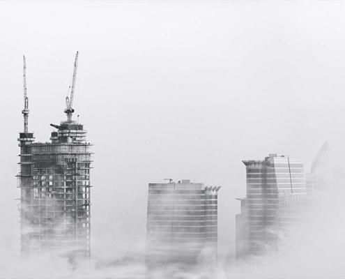ein Hochhaus wird erbaut